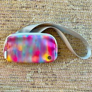 Lululemon Everywhere Belt Bag